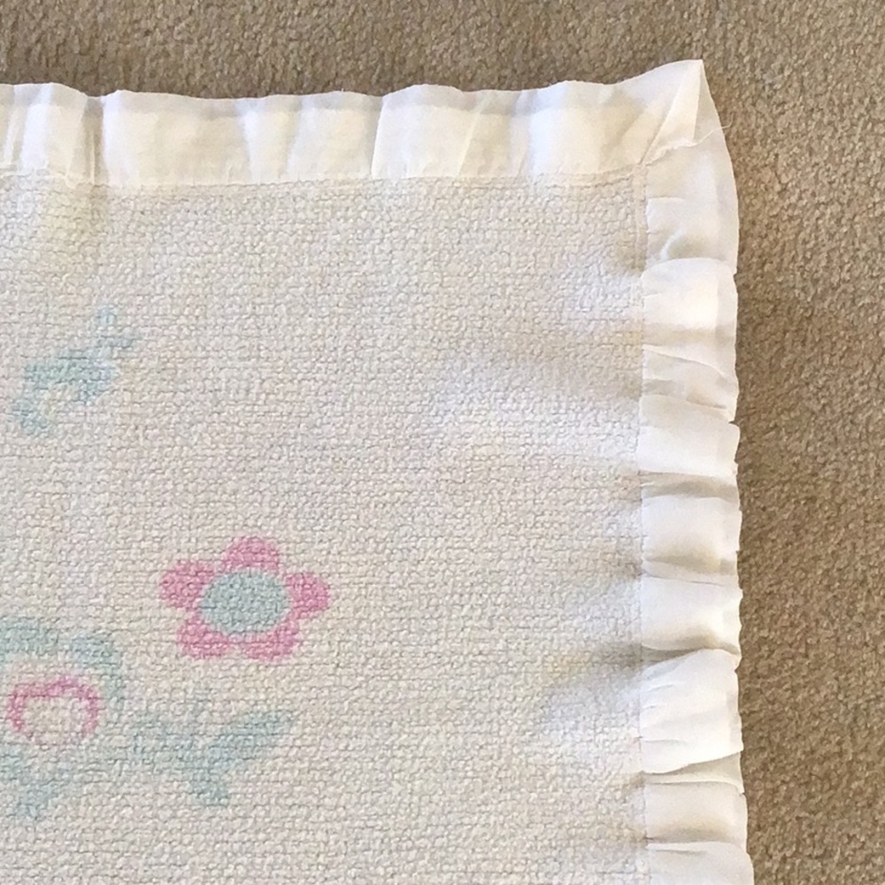Vintage Baby Blanket, 29” x 29”, 1970s - Picture 4 of 14